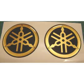 2 logos Yamaha diamètre 50 mm en relief 3D métal or